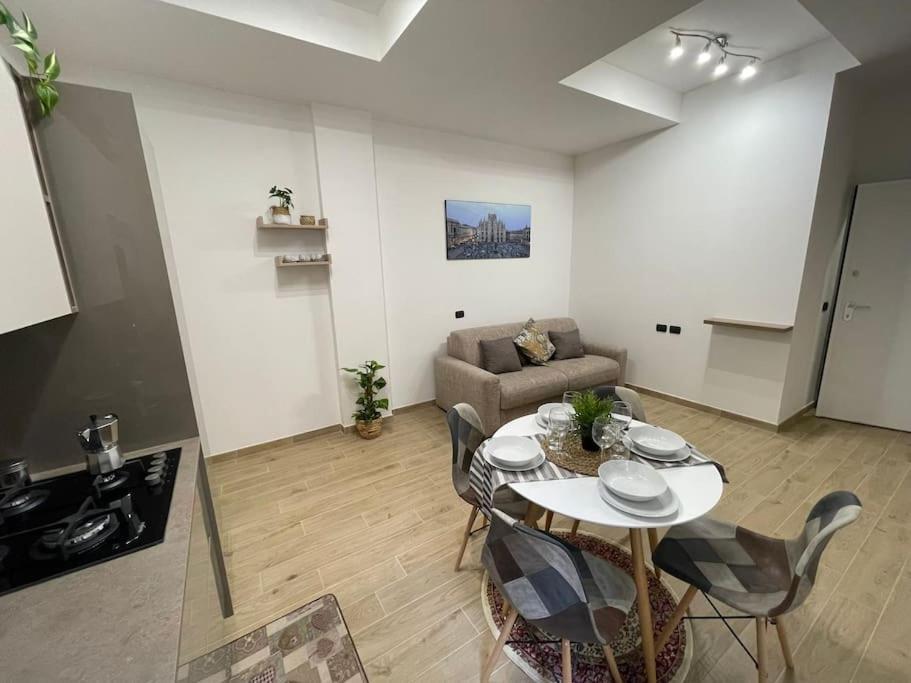 Nel Quartiere Bayres Suite Completamente Rinnovata Milán Exteriér fotografie