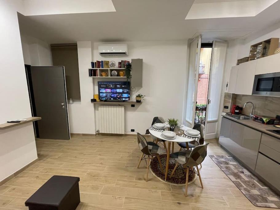 Nel Quartiere Bayres Suite Completamente Rinnovata Milán Exteriér fotografie