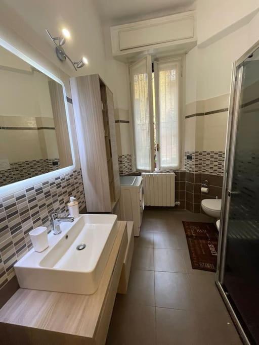 Nel Quartiere Bayres Suite Completamente Rinnovata Milán Exteriér fotografie